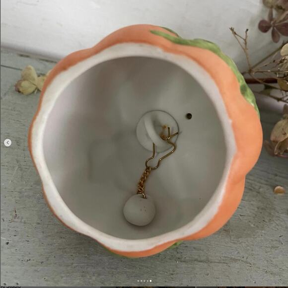 Vintage Avon Pumpkin Gourd Thanksgiving Bell Pilgrim Boy Bisque Ceramic Clacker - Picture 5 of 5